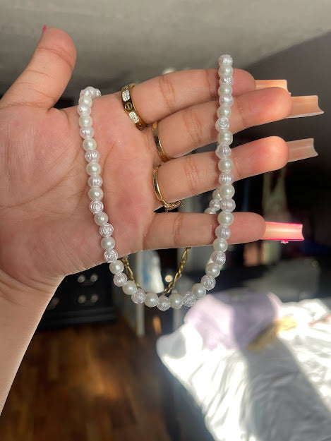 Pearl rose necklace